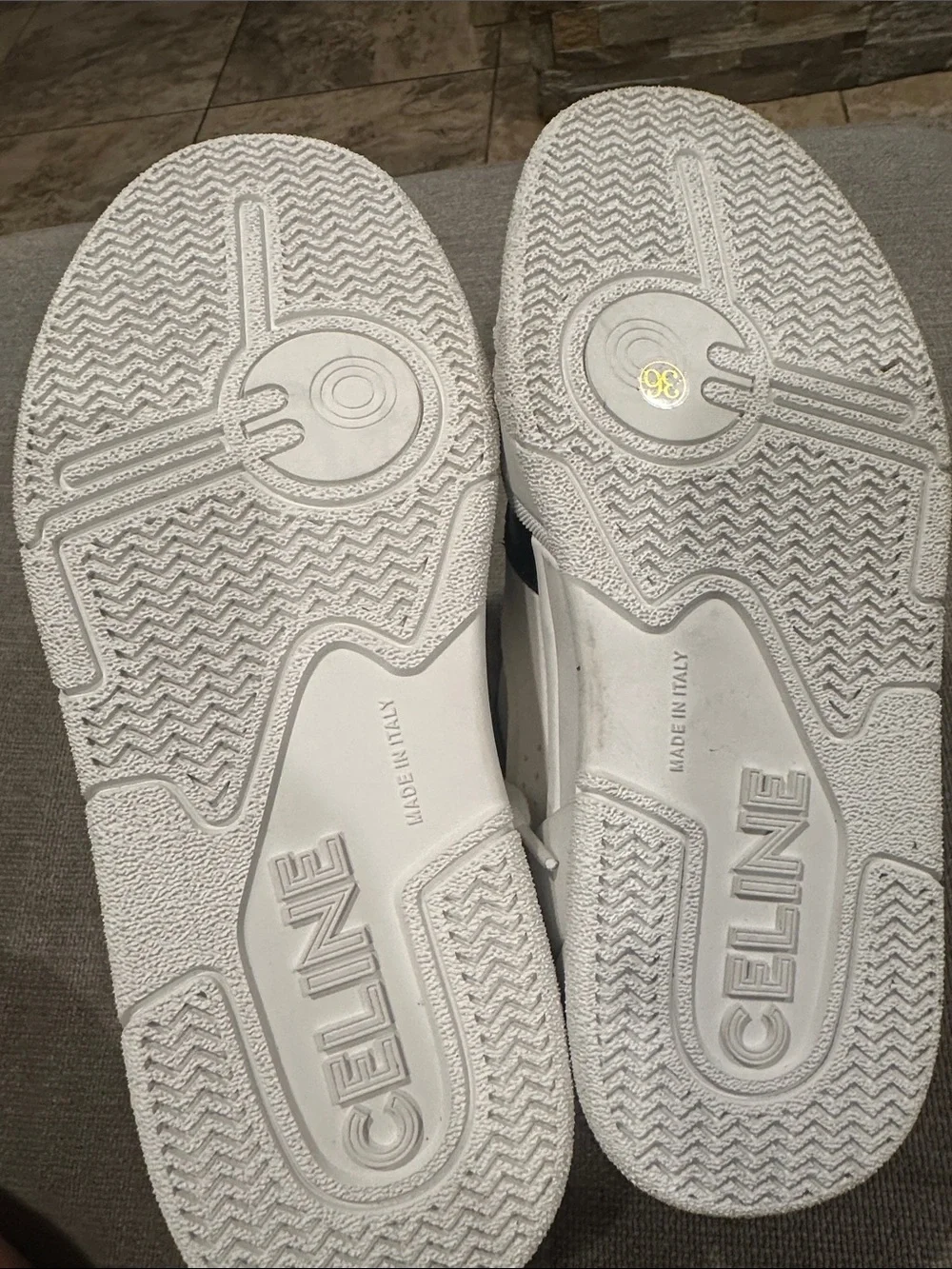Clearance Classic Sneakers in White and Black size 36